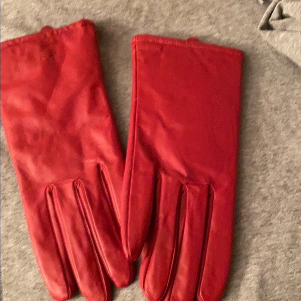 Red leather gloves - Picture 2 of 3